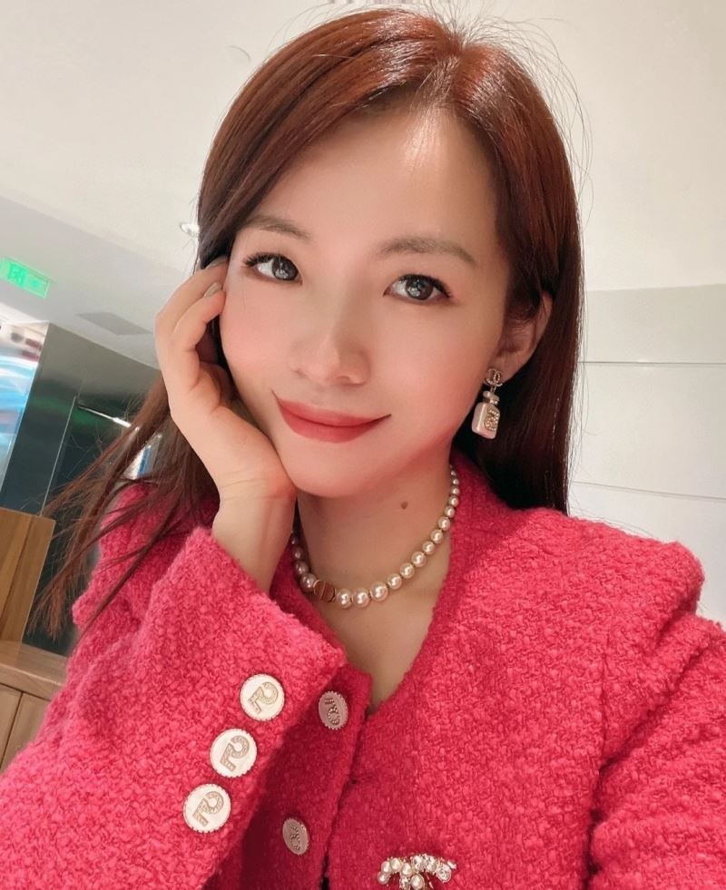 Ch**el earrings